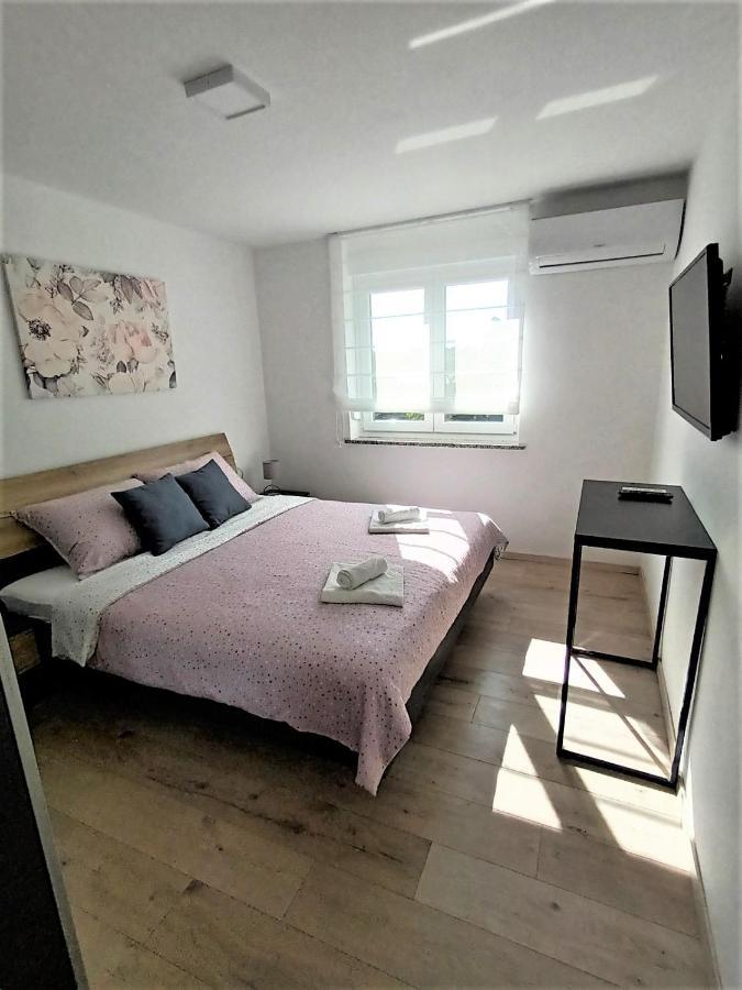 Apartman Dori Pula Exterior foto